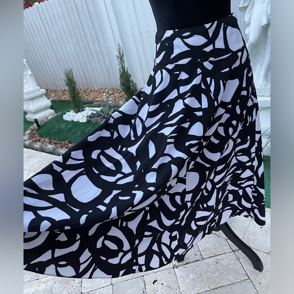 Skirt - Picture 3 of 4